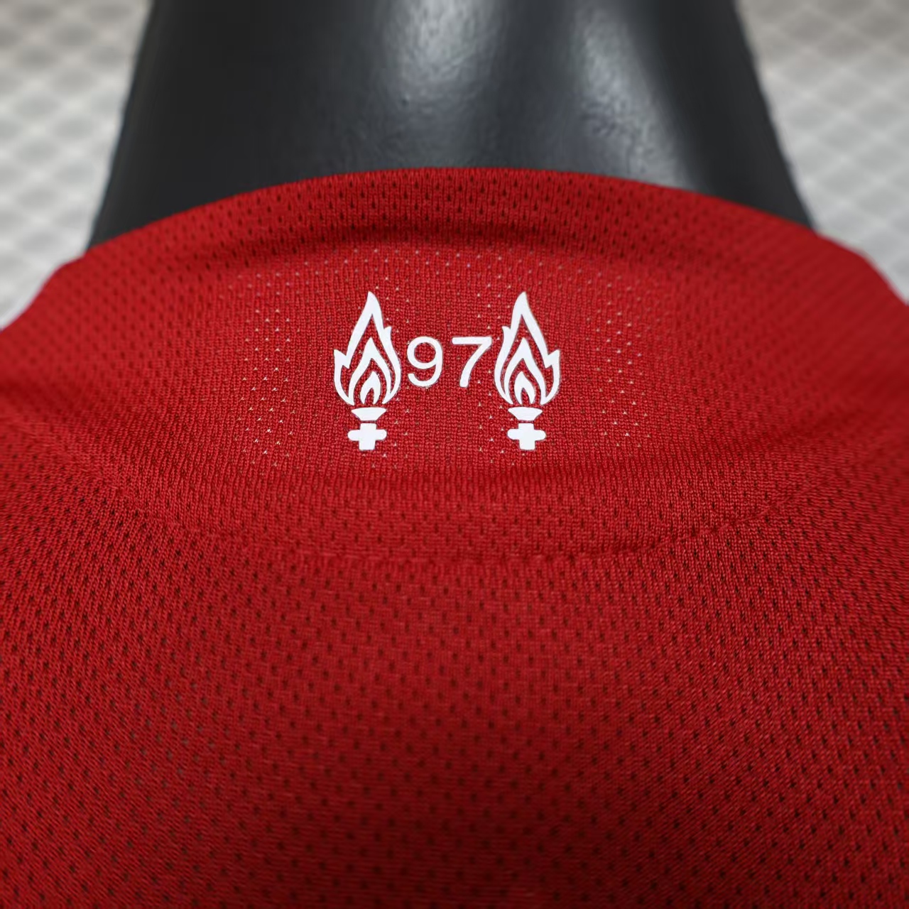 2025/2026 Player Version Liverpool Home Long Sleeve Soccer Jersey 1:1 Thai Quality - Image 4